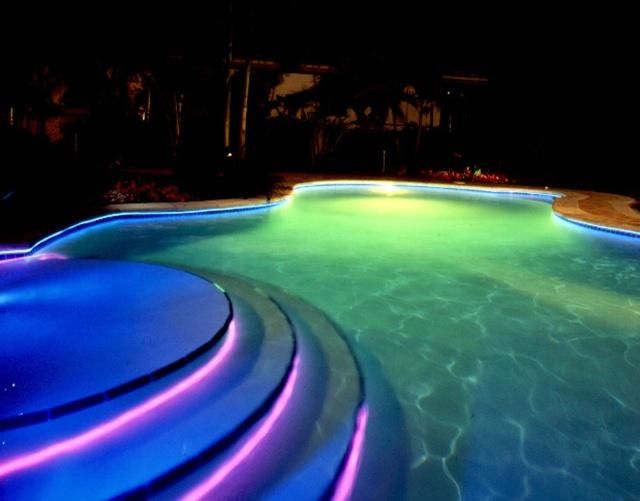 5 lý do để lắp đặt đèn LED chiếu sáng bể bơi
