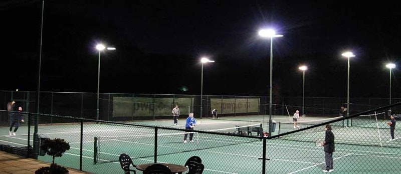 Đèn LED pha – Giải pháp chiếu sáng cho sân Tennis